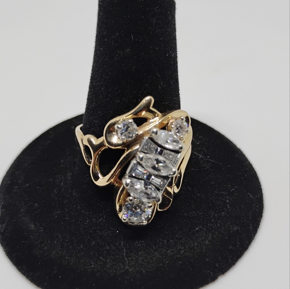 Ladies Statement Ring - Picture 4 of 6